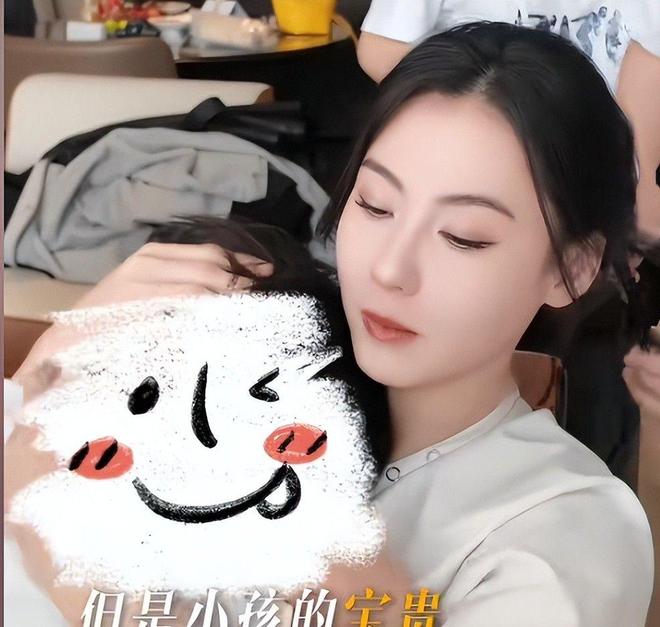 小儿子变挂件撒娇太粘人生父至今成迷麻将胡了张柏芝晒母亲节vlog6岁(图6)