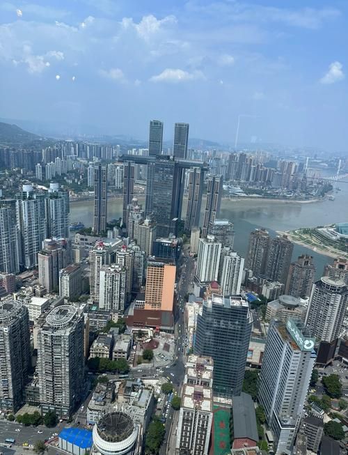 日游|魔幻山城+自然奇观全家欢乐不踩雷PG麻将胡了2试玩重庆武隆仙女山亲子四(图2) 日游|魔幻山城+自然奇观全家欢乐不踩雷PG麻将胡了2试玩重庆武隆仙女山亲子四(图2)